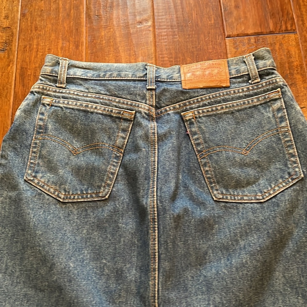 Levi’s 1990’s Denim skirt Made in USA - Picture 2 of 13